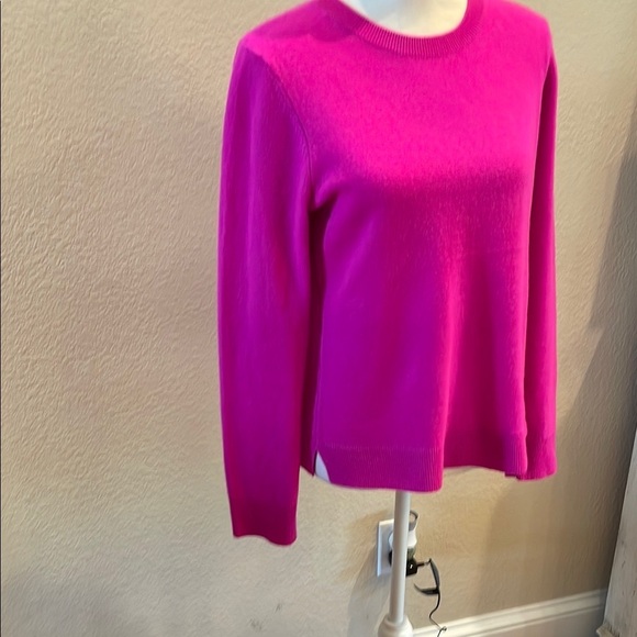 Chic Antonio Melani Vibrant Fuchsia Cashmere Sweater - Picture 4 of 7
